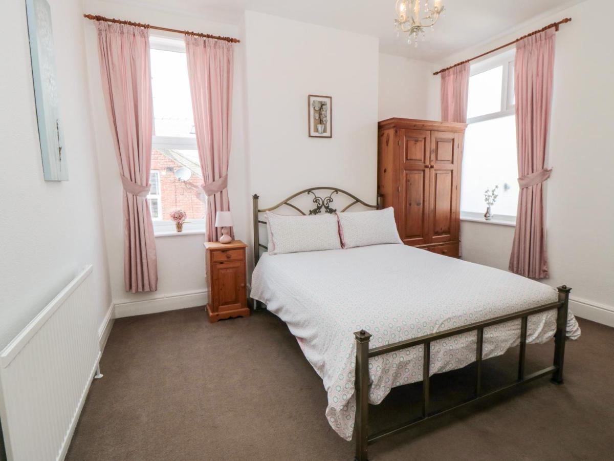The Robins Villa Filey Exterior photo